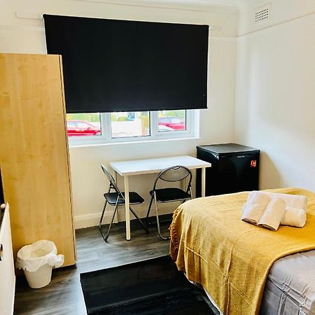 Beautiful Private Rooms In London Central Willesden Green Екстериор снимка
