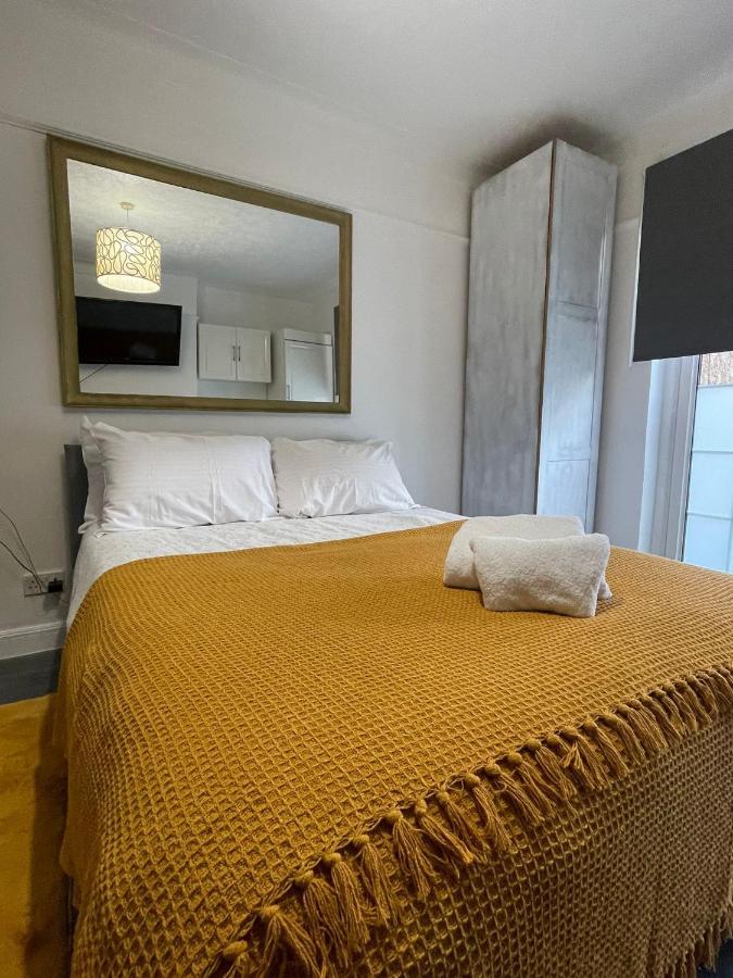 Beautiful Private Rooms In London Central Willesden Green Екстериор снимка