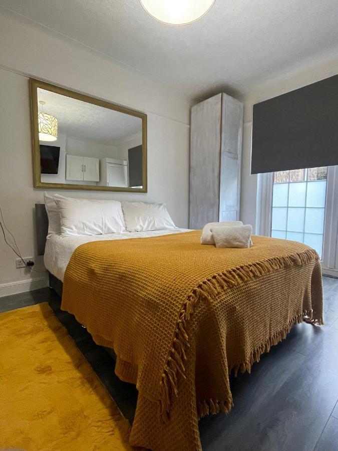 Beautiful Private Rooms In London Central Willesden Green Екстериор снимка