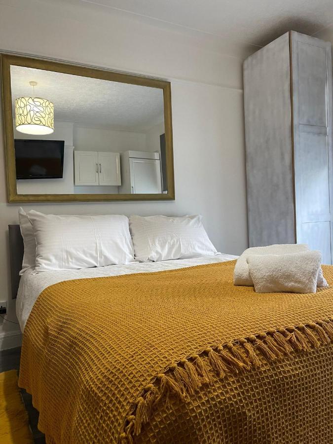 Beautiful Private Rooms In London Central Willesden Green Екстериор снимка